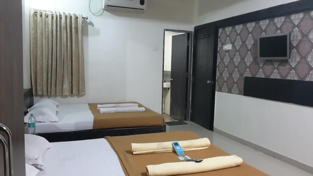 Hotel Sai Galaxy Inn Shirdi Extérieur photo