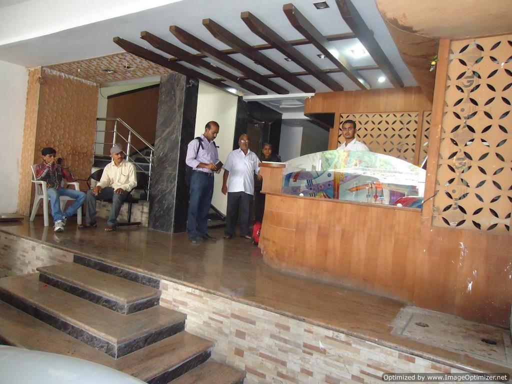 Hotel Sai Galaxy Inn Shirdi Extérieur photo
