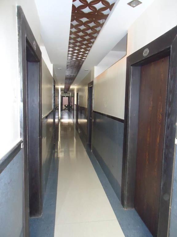 Hotel Sai Galaxy Inn Shirdi Extérieur photo