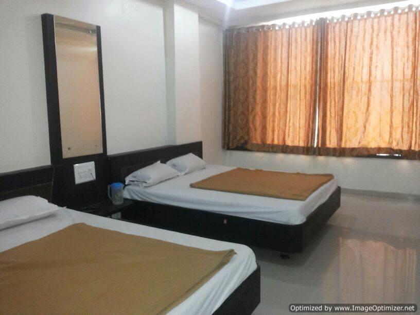 Hotel Sai Galaxy Inn Shirdi Chambre photo