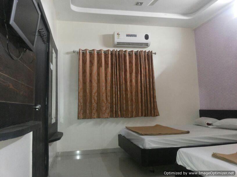 Hotel Sai Galaxy Inn Shirdi Chambre photo