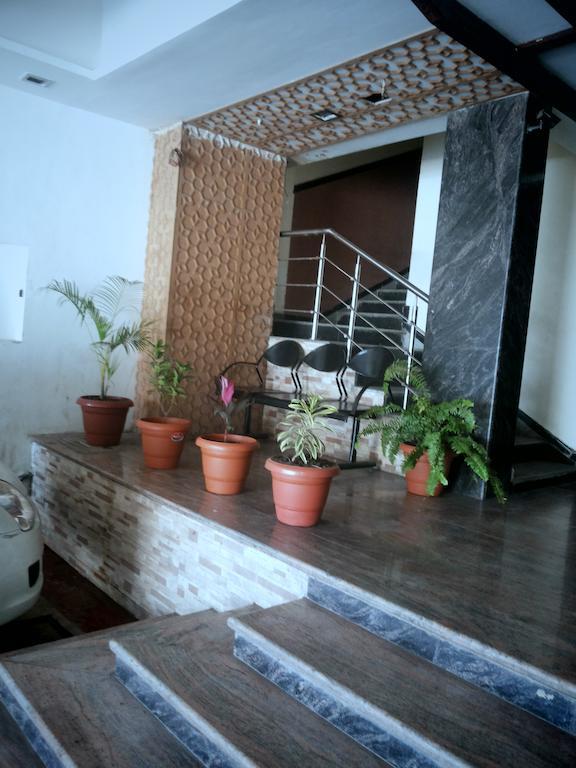 Hotel Sai Galaxy Inn Shirdi Extérieur photo