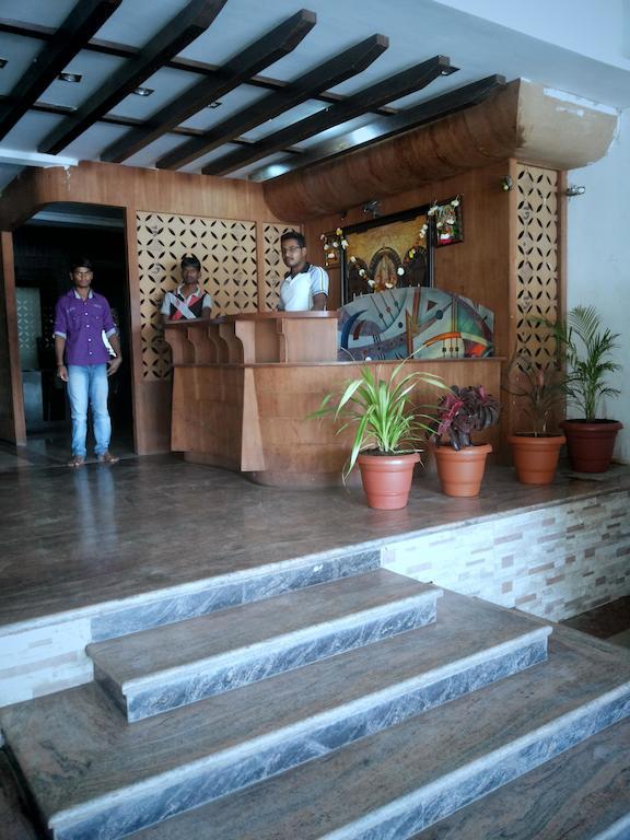 Hotel Sai Galaxy Inn Shirdi Extérieur photo
