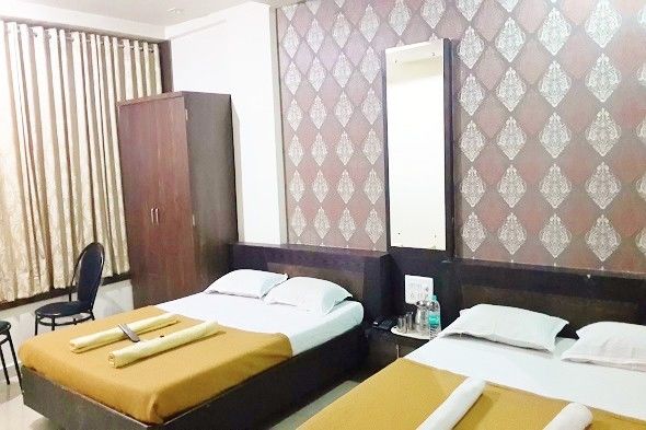 Hotel Sai Galaxy Inn Shirdi Extérieur photo