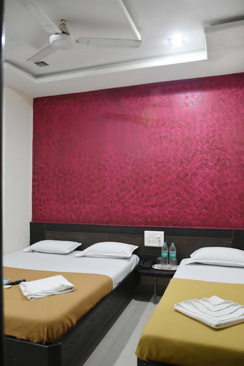 Hotel Sai Galaxy Inn Shirdi Extérieur photo