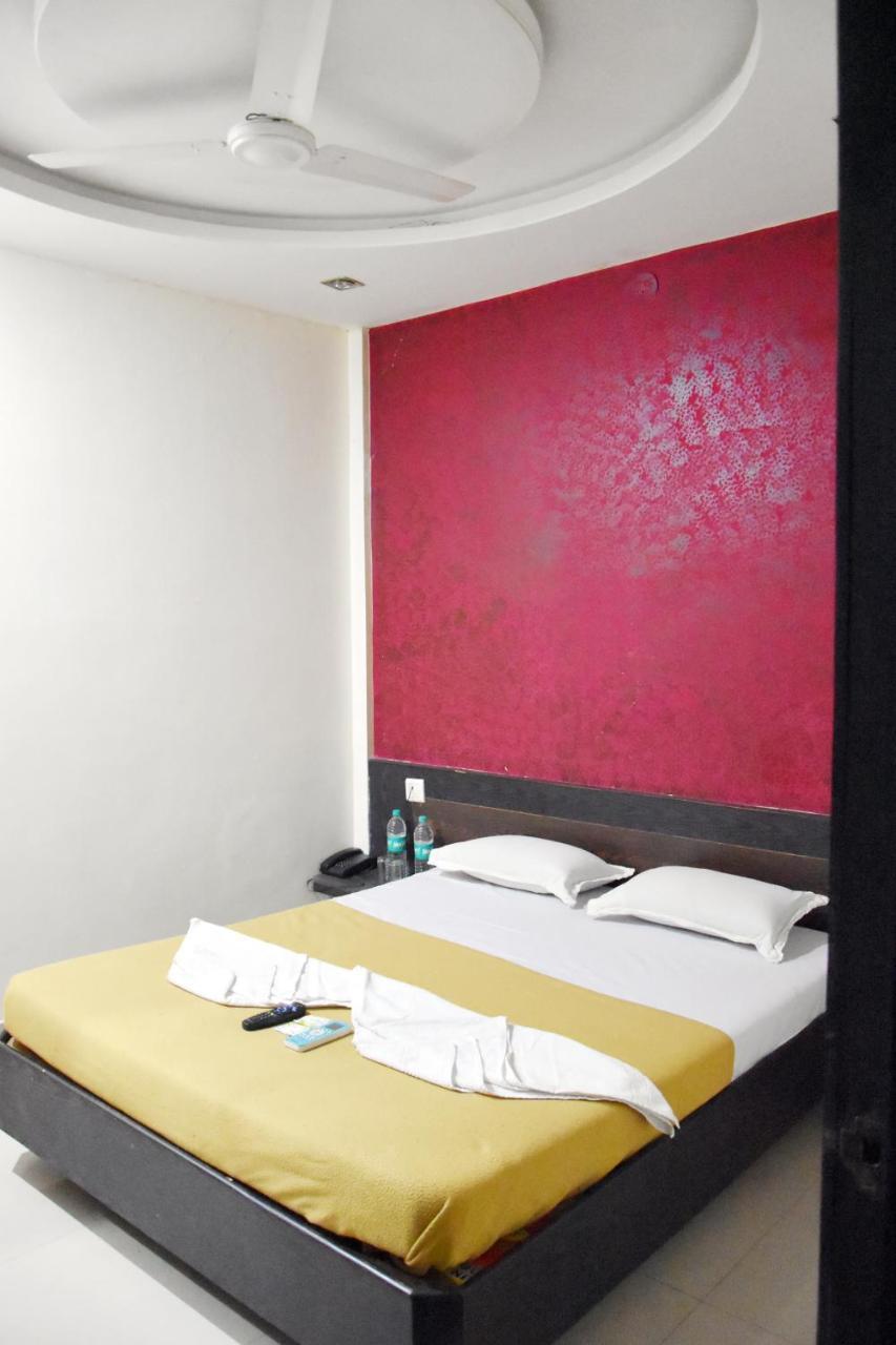 Hotel Sai Galaxy Inn Shirdi Extérieur photo