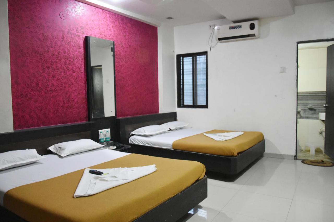 Hotel Sai Galaxy Inn Shirdi Extérieur photo