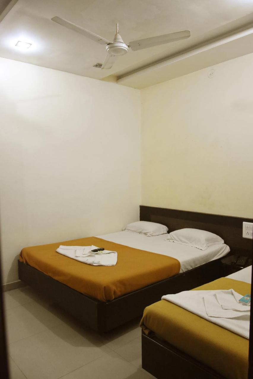 Hotel Sai Galaxy Inn Shirdi Extérieur photo